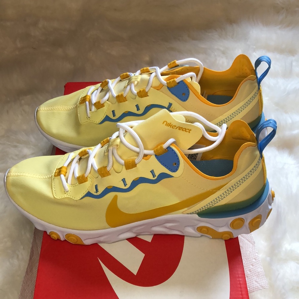 ‼️SOLD‼️Yellow Nike React